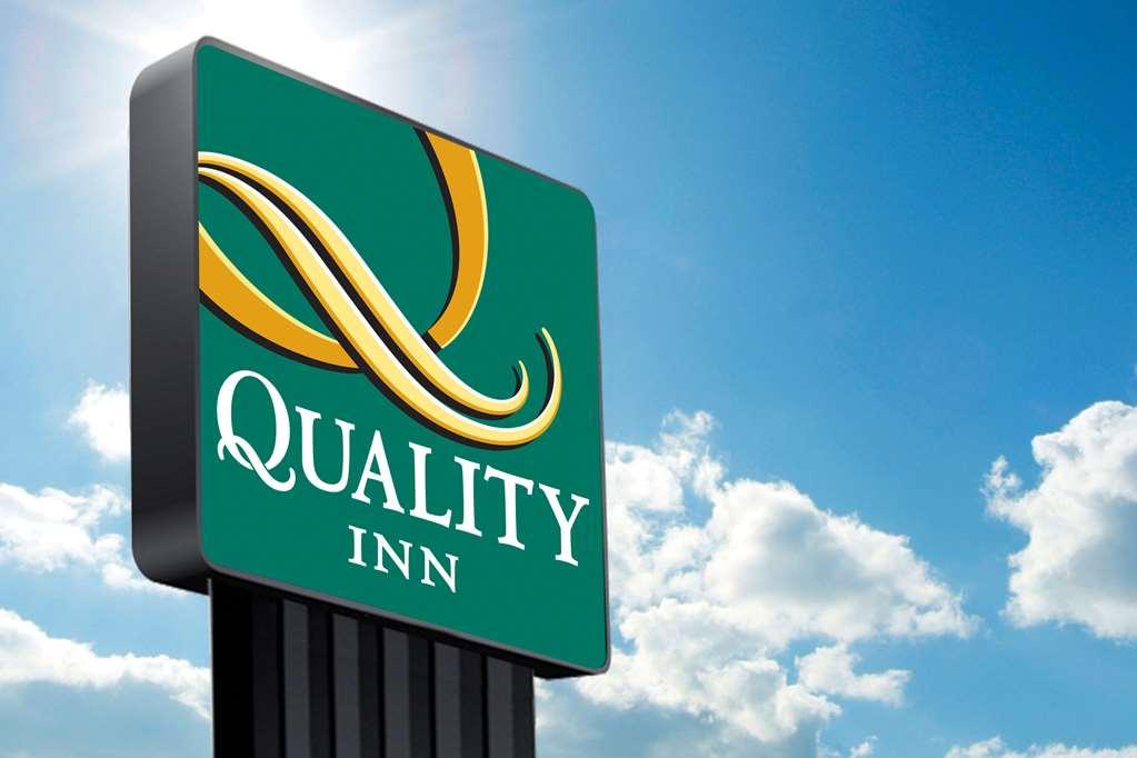 Quality Inn Lexington -Horse Park Exterior foto